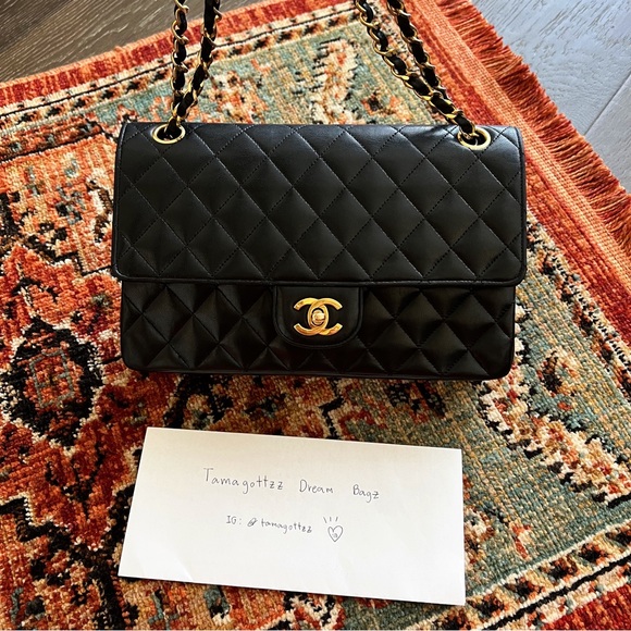 SOLD**Chanel Vintage Classic Medium Double Flap Bag - Picture 3 of 11